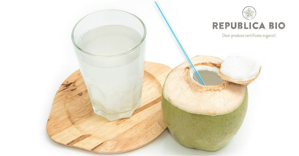 Apa de cocos, băutura naturală super hidratantă: puține calorii, multe beneficii