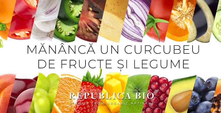 Mănâncă un curcubeu de fructe și legume
